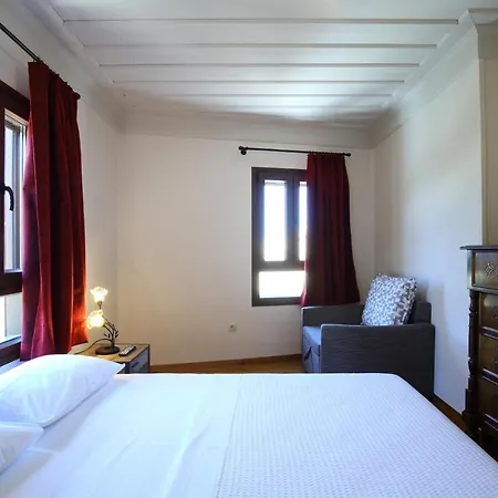 Stafilos House Villa *