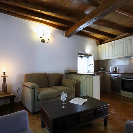 Stafilos House * Katouna